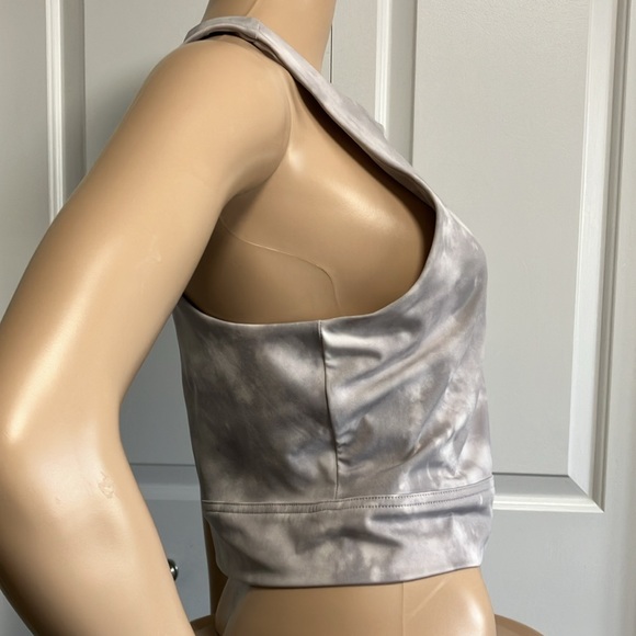 Banana Republic | Gray Tie-Dye Activewear crop top - Picture 2 of 9